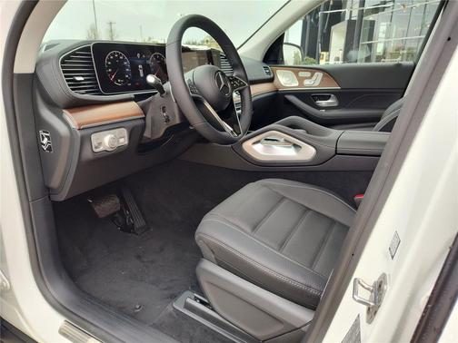 2026 Mercedes-Benz GLS 450 4MATIC