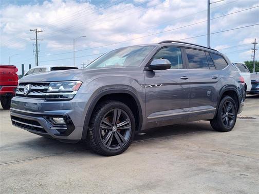 Platinum Gray Metallic 2020 Volkswagen Atlas 3.6L SE w/Technology