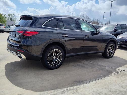 2026 Mercedes-Benz GLC 300 Base