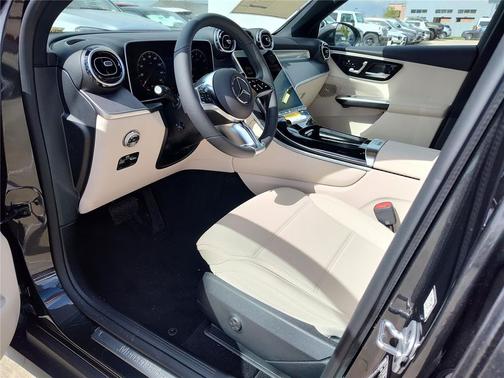 2026 Mercedes-Benz GLC 300 Base