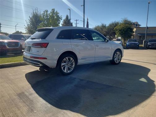 2023 Audi Q7 55 Premium