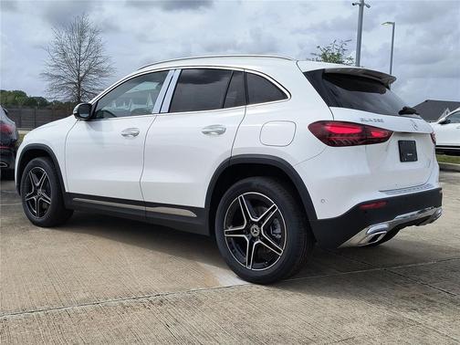 Polar White 2026 Mercedes-Benz GLA 250 4MATIC
