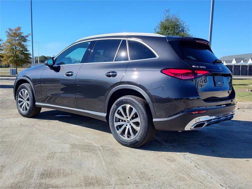 2026 Mercedes-Benz GLC 300 Base