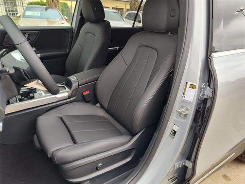 Cirrus Silver Metallic 2026 Mercedes-Benz GLB 250 4MATIC