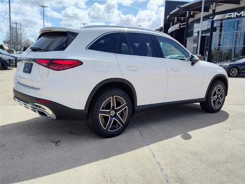 WHITE 2026 Mercedes-Benz GLC 300 Base