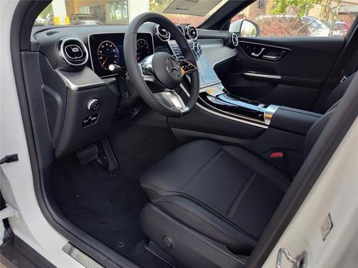 WHITE 2026 Mercedes-Benz GLC 300 Base