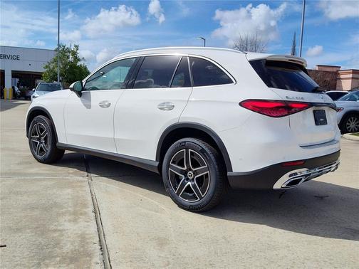 WHITE 2026 Mercedes-Benz GLC 300 Base