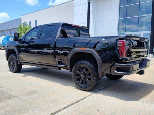 2024 GMC Sierra 2500 AT4