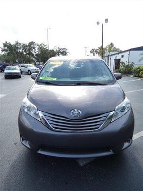 Predawn Gray Mica 2017 Toyota Sienna XLE