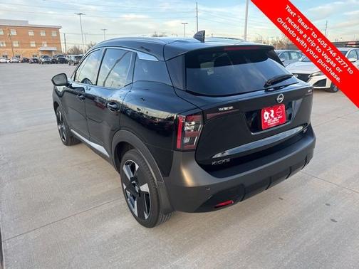 2025 Nissan Kicks SR
