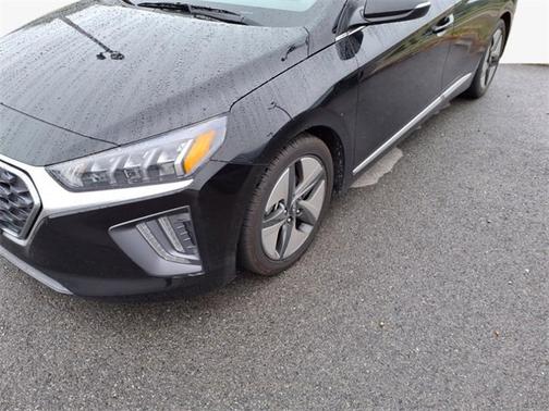 2022 Hyundai IONIQ Hybrid SEL