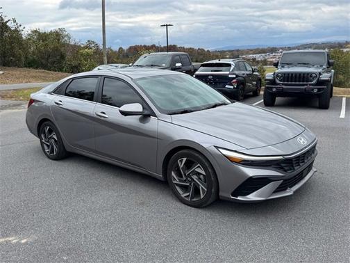 2024 Hyundai ELANTRA Limited