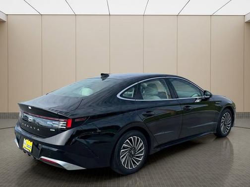 Black 2025 Hyundai SONATA Hybrid SEL