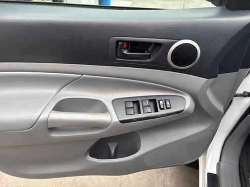 2015 Toyota Tacoma Base