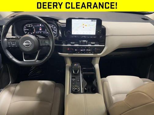 2023 Nissan Pathfinder SL 4WD