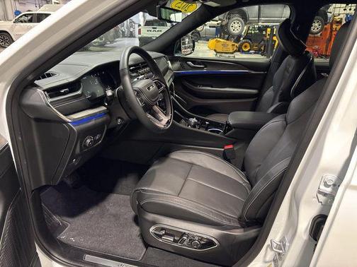 2025 Jeep Grand Cherokee L Overland