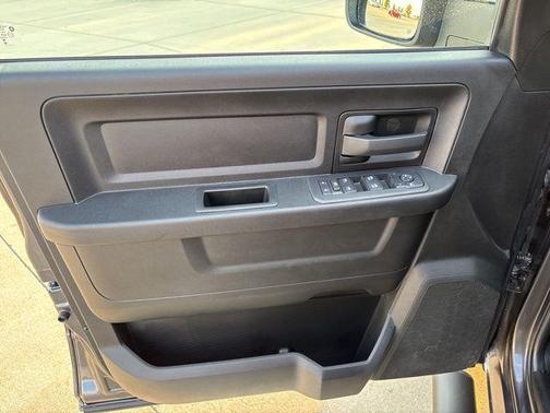 2025 RAM 3500 Tradesman Crew Cab 4x4 8' Box