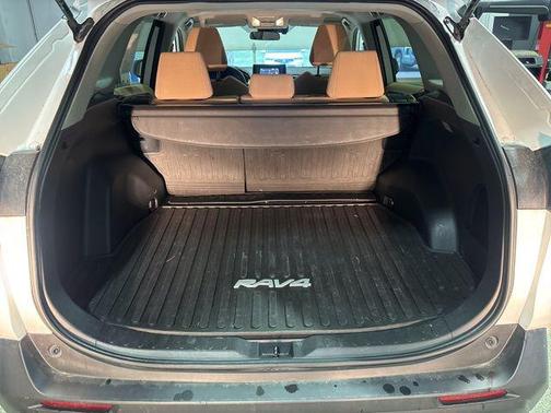 2020 Toyota RAV4 Hybrid LE