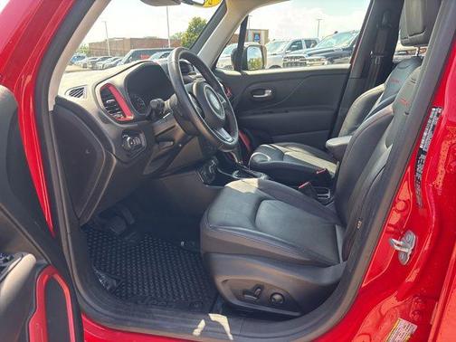 2023 Jeep Renegade Trailhawk