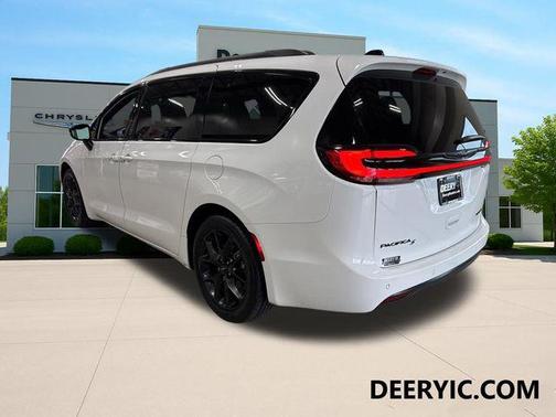 2025 Chrysler Pacifica Limited