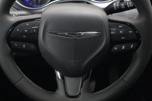 Bright White Clearcoat 2025 Chrysler Pacifica Limited