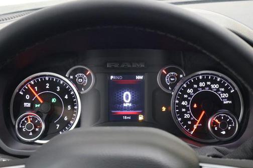 Bright White Clearcoat 2026 RAM 2500 Big Horn Crew Cab 4x4 6'4' Box