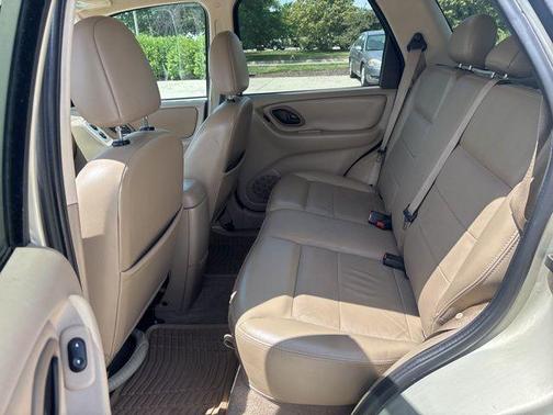 2005 Ford Escape XLT