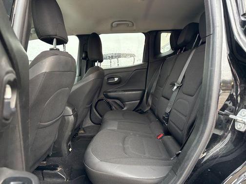 2017 Jeep Renegade Altitude