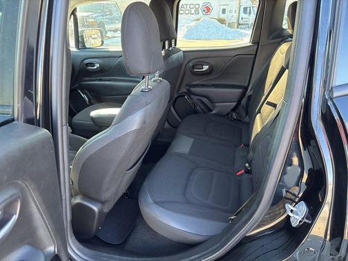 2017 Jeep Renegade Altitude