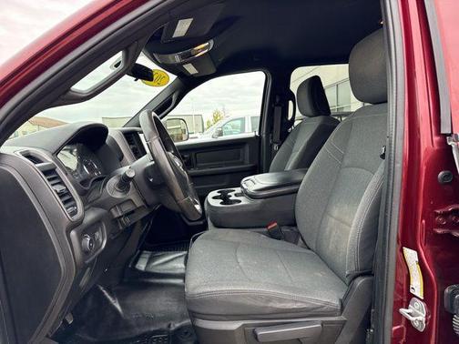 2022 RAM 2500 Tradesman Crew Cab 4x4 6'4' Box