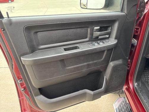 2022 RAM 2500 Tradesman Crew Cab 4x4 6'4' Box