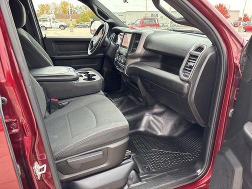 2022 RAM 2500 Tradesman Crew Cab 4x4 6'4' Box