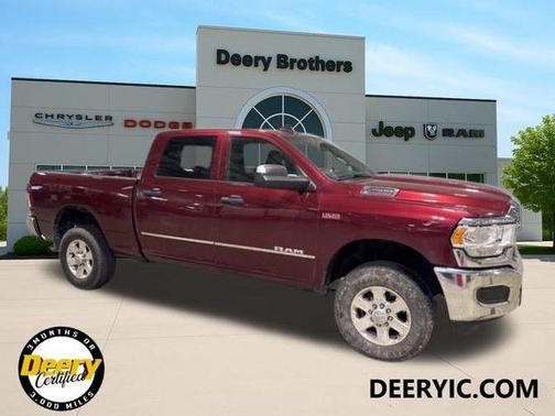 2022 RAM 2500 Tradesman Crew Cab 4x4 6'4' Box