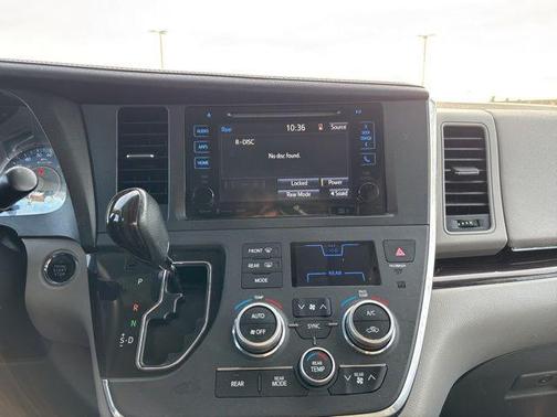 2017 Toyota Sienna XLE Premium