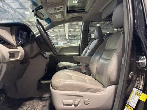 2017 Toyota Sienna XLE Premium