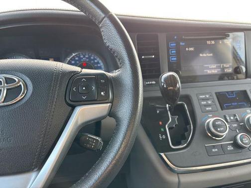 2017 Toyota Sienna XLE Premium