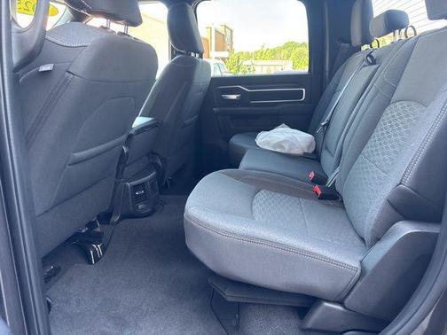 2025 RAM 2500 Big Horn Crew Cab 4x4 6'4' Box