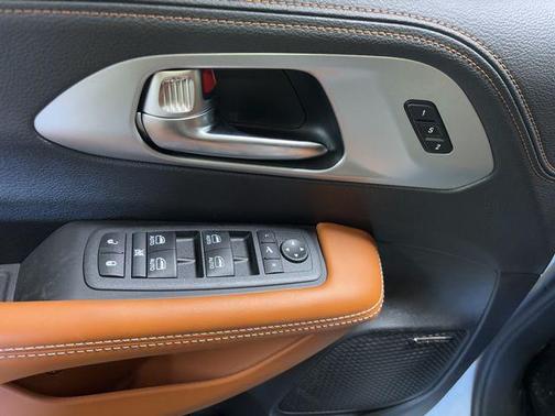 2025 Chrysler Pacifica L