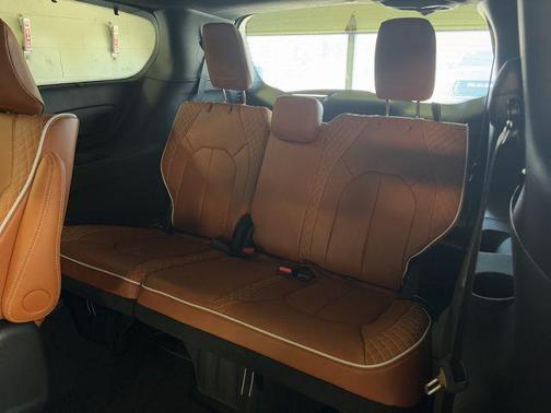 2025 Chrysler Pacifica L
