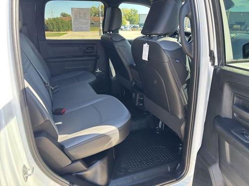 2025 RAM 3500 Tradesman Crew Cab 4x4 8' Box