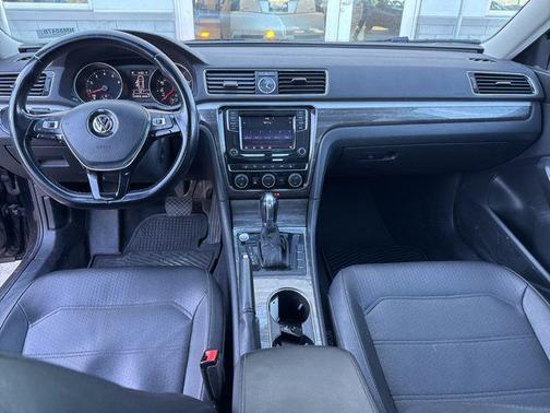 2017 Volkswagen Passat 1.8T SE