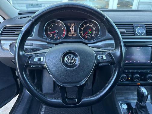 2017 Volkswagen Passat 1.8T SE