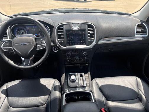 2017 Chrysler 300 Limited