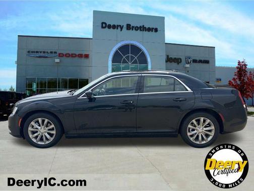 2017 Chrysler 300 Limited