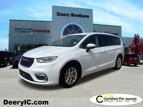 2023 Chrysler Pacifica Touring L