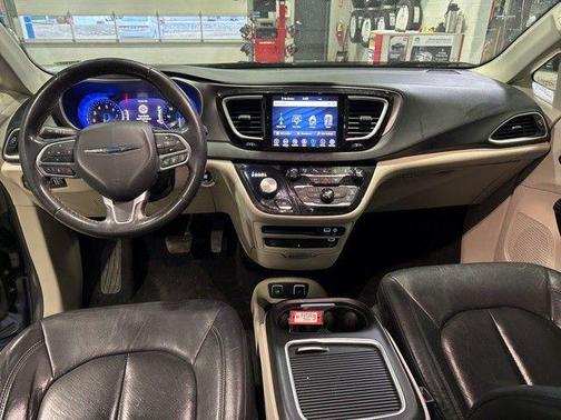 2020 Chrysler Pacifica Touring-L Plus