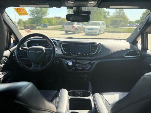 Granite Crystal Metallic Clearcoat 2021 Chrysler Pacifica Touring L
