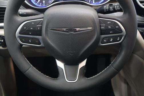 Silver Mist Clearcoat 2023 Chrysler Pacifica Limited