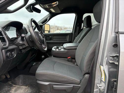 2024 RAM 3500 Tradesman Crew Cab 4x4 8' Box