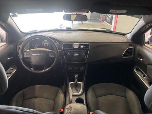 2012 Chrysler 200 LX